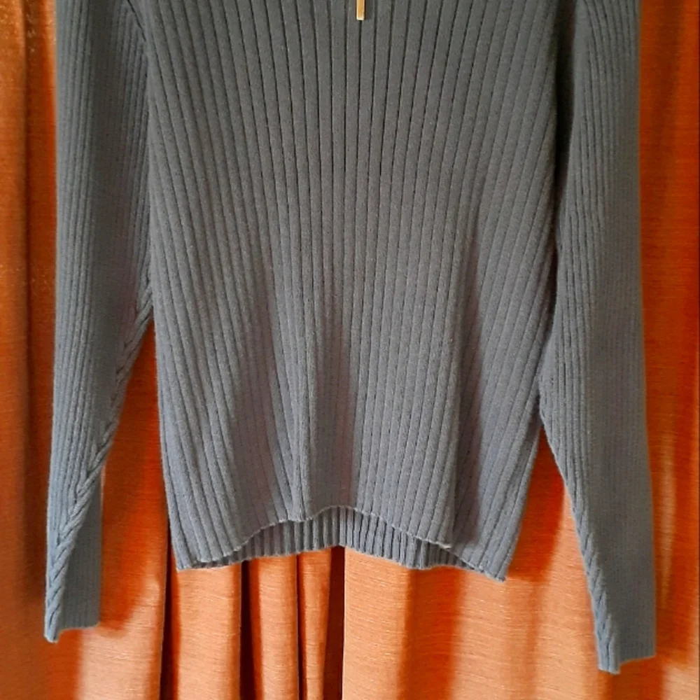 Lanesboro zip neck